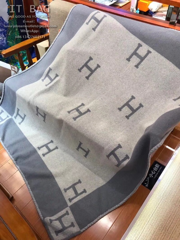 Hermes Avalon Blanket Gray 2